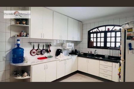 5_photo/94ce551029.2f15d505e37c7ac5-ATLAS-295119a4-e12b-4ead-8fd9-28f85a7f8002.jpg de casa à venda com 3 quartos, 200m² em Parque Ipe, São Paulo