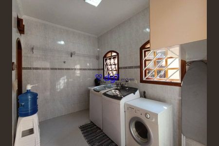 3_photo/94ce551b7f.8374d4e367fc5d8a-ATLAS-e580dae0-858c-4e05-bc96-2235a2a624be.jpg de casa à venda com 3 quartos, 174m² em Parque Ipe, São Paulo