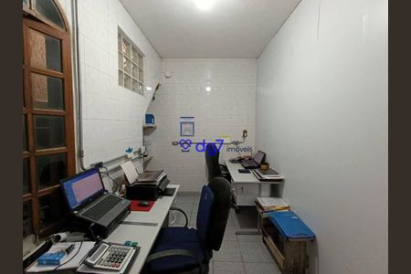 2_photo/94ce551b7f.8374d4e367fc5d8a-ATLAS-fbe6a2df-9bb2-45fa-af68-9d29b8054d26.jpg de casa à venda com 3 quartos, 174m² em Parque Ipe, São Paulo