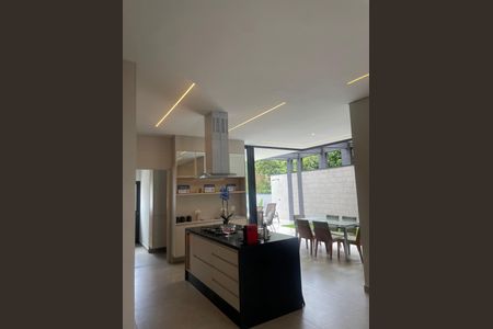 3_photo/94ce552b7f.7a802cfb1ffc346d-ATLAS-fa626e90-bd80-4e11-9c69-5859686d35ec.jpg de casa à venda com 3 quartos, 315m² em Jardim Barbacena, Cotia