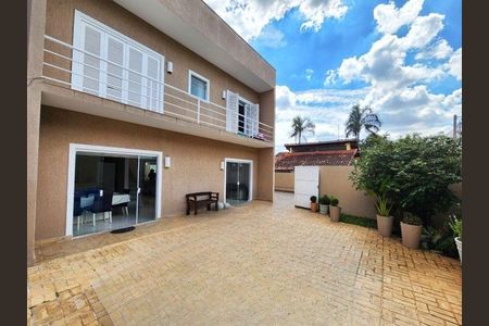 23_photo/94ce552ba7.7a37549eceeba21f-ATLAS-9aee07e1-ace1-4eb3-abb1-415a2bff1fd5.jpg de casa à venda com 3 quartos, 349m² em Gramado, Cotia