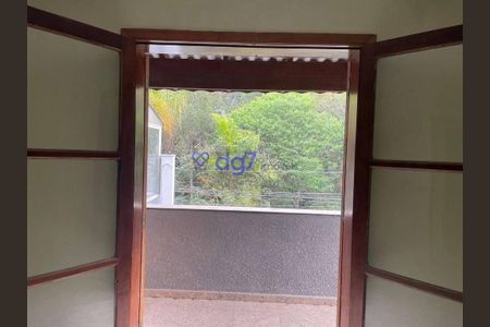 31_photo/94ce552c57.b4213f2504feb088-ATLAS-6b1a63a9-145e-4e40-aee1-664b233e9833.jpg de casa à venda com 3 quartos, 330m² em Jardim Barbacena, Cotia