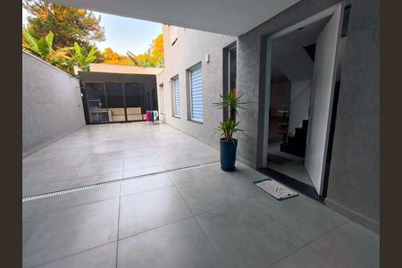 10_photo/94ce552c5b.7c2ae8445402a222-ATLAS-4135650e-9da6-4f86-98d3-e7d598dceab5.jpg de casa de condomínio à venda com 4 quartos, 450m² em Gramado, Cotia