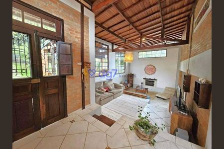 5_photo/94ce552d13.eb4747a7722cd593-ATLAS-df024497-0360-4e39-b9cb-4048f0d4e753.jpg de casa de condomínio à venda com 3 quartos, 261m² em Gramado, Cotia