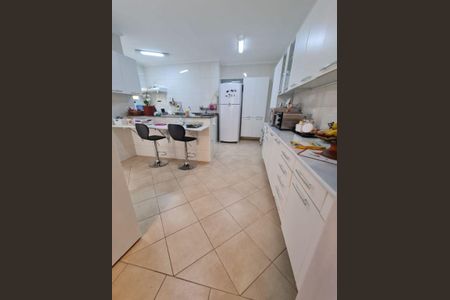 2_photo/94ce5532e1.e8a0ff3923ec2af0-ATLAS-eb2ae72c-268e-4340-8a4b-a0276cec722c.jpg de casa de condomínio à venda com 4 quartos, 306m² em Gramado, Cotia