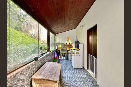 3_photo/94ce553365.d84542899c9e0226-ATLAS-0be18f4f-2d38-4b37-a89e-bf0b8e2ea833.jpg de casa à venda com 2 quartos, 140m² em Jardim Rebelato, Cotia