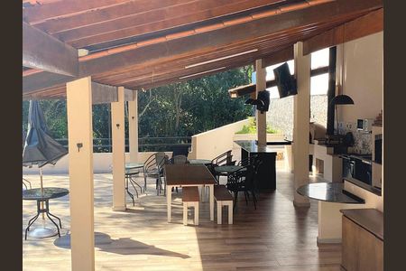 2_photo/94ce55336b.93b8fa184532727f-ATLAS-d54f9c9c-d751-4992-a39c-e5fbe67f2da6.jpg de casa de condomínio à venda com 3 quartos, 157m² em Jardim Barbacena, Cotia