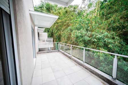 30_photo/94ce553609.bc1e3fbe338f3a4c-ATLAS-233d4e4c-04d3-417a-8041-1a7f115cbfde.jpg de casa à venda com 3 quartos, 213m² em Jardim Rebelato, Cotia