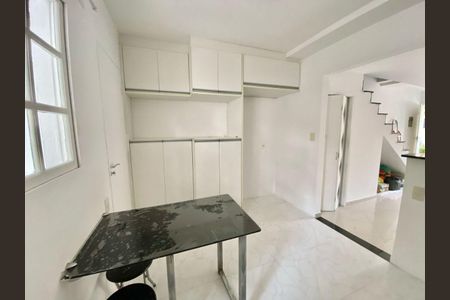 3_photo/94ce553637.d064f87ba2f4a60c-ATLAS-19e8371f-7078-45f9-ba7e-df6065ceacfb.jpg de casa de condomínio à venda com 2 quartos, 87m² em Jardim Barbacena, Cotia