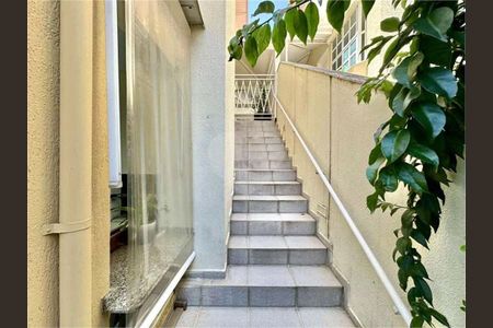 6_photo/94ce5537c3.9a91a49bb085b9d1-ATLAS-27d8f7df-3f61-4bd3-b3b8-8aacf30c3ce7.jpg de casa de condomínio à venda com 3 quartos, 209m² em Granja Viana, Cotia