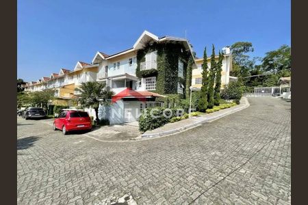 4_photo/94ce5537c3.9a91a49bb085b9d1-ATLAS-31401ec4-aa23-4032-800a-bafdb334c54a.jpg de casa de condomínio à venda com 3 quartos, 209m² em Granja Viana, Cotia