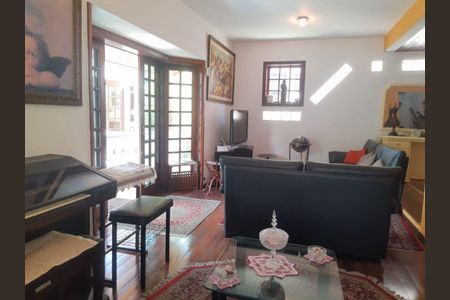 57_photo/94ce5537ef.45c2d7d3c0346745-ATLAS-cef9f7f3-1d54-48d6-991d-b33ebc3f93ca.jpg de casa para alugar com 4 quartos, 318m² em Jardim Guerreiro, Cotia