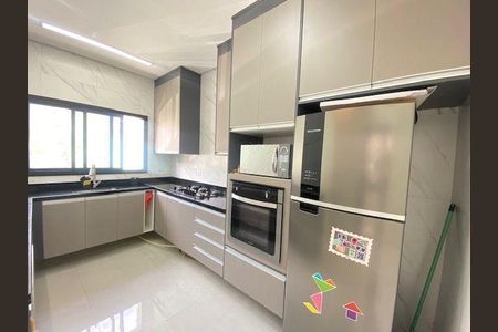 11_photo/94ce554bf1.598c66e7e5047e83-ATLAS-5f9c5c2e-3f60-4183-9b6b-129799d644f8.jpg de casa à venda com 3 quartos, 190m² em Jardim Semiramis, Cotia