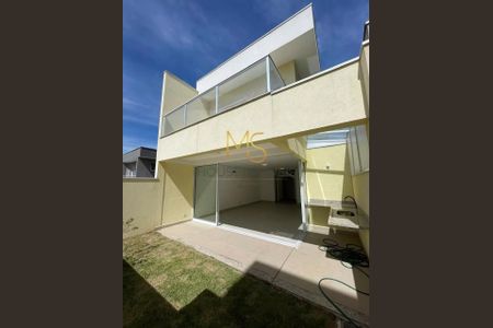 5_photo/94ce554c0b.b7afec13c8c84584-ATLAS-3b143f0a-2248-4757-bcf7-e4de34031fa8.jpg de casa de condomínio à venda com 3 quartos, 123m² em Jardim Semiramis, Cotia