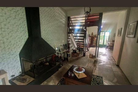 10_photo/94ce554c8f.cd6ac7e963e68f71-ATLAS-6896c68f-8a67-48fd-b65e-9394a8026a4c.jpg de casa à venda com 3 quartos, 238m² em Granja Viana, Cotia