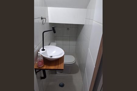 4_photo/94ce554c93.f9e026f63bb67136-ATLAS-13e935a0-62c6-48d5-9789-9f5edd59fda3.jpg de casa à venda com 2 quartos, 80m² em Parque Frondoso, Cotia