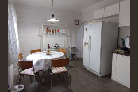 11_photo/94ce554c9b.cc80a849dbb3670d-ATLAS-009cc128-aa1e-4bef-ab4c-c2abfc0a2d56.jpg de casa à venda com 4 quartos, 343m² em Granja Viana, Cotia