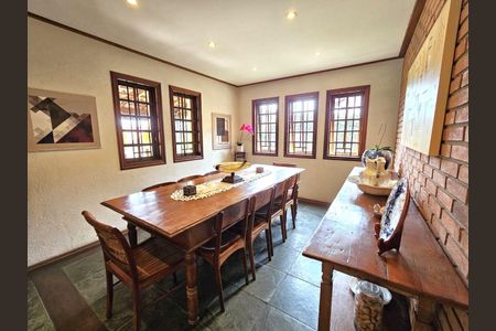 11_photo/94ce554d31.c3f00cfadba54684-ATLAS-da532ce5-98f4-45fe-b43e-0bcfa9f9b9eb.jpg de casa à venda com 4 quartos, 363m² em Granja Viana, Cotia