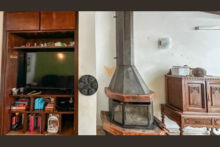 37_photo/94ce554df3.995d3266cdab6376-ATLAS-5a0b1632-1219-43c9-b969-e40be452d600.jpg de casa para alugar com 3 quartos, 400m² em Jardim Santa Izabel, Cotia