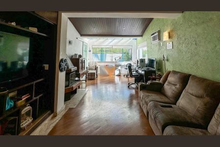 35_photo/94ce554df3.995d3266cdab6376-ATLAS-d6d6d836-d6b8-4de6-97c5-dc710a12cd5c.jpg de casa para alugar com 3 quartos, 400m² em Jardim Santa Izabel, Cotia