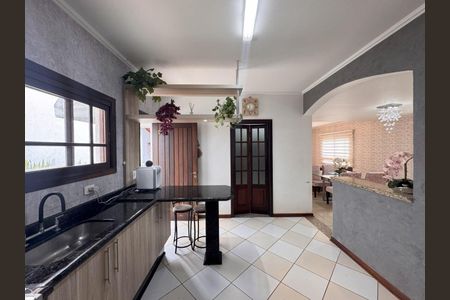 27_photo/94ce5552a1.ead0744c2329e0c8-ATLAS-53b4b0b6-31bb-43ca-861f-8cd5edec35b6.jpg de casa à venda com 3 quartos, 329m² em Granja Viana, Cotia