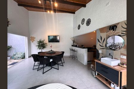 9_photo/94ce5552a1.ead0744c2329e0c8-ATLAS-59fc7e20-e45b-42b2-9ea1-f671618f4f2a.jpg de casa à venda com 3 quartos, 329m² em Granja Viana, Cotia