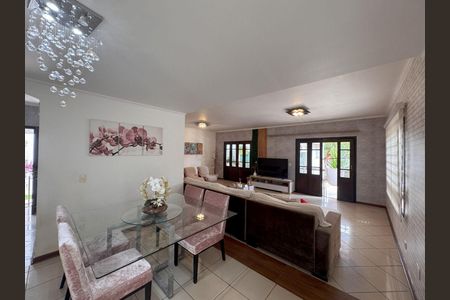 21_photo/94ce5552a1.ead0744c2329e0c8-ATLAS-e5c90a70-d247-4a9a-8efe-7059d44489ff.jpg de casa à venda com 3 quartos, 329m² em Granja Viana, Cotia