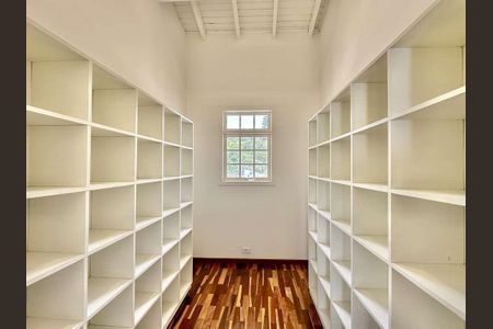 11_photo/94ce5552c3.cc80a849dbb3670d-ATLAS-5eccbeaa-565c-47de-89b2-cbd77987921a.jpg de casa de condomínio à venda com 3 quartos, 574m² em Jardim Helena, Carapicuíba