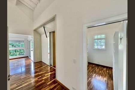 21_photo/94ce5552c3.cc80a849dbb3670d-ATLAS-b4893706-4d59-48bd-96ba-e1801a05f57b.jpg de casa de condomínio à venda com 3 quartos, 574m² em Jardim Helena, Carapicuíba