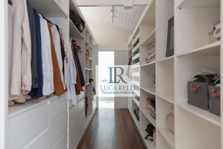 37_photo/94ce5553f3.c65db5d48a7541ba-ATLAS-a037753a-beb2-4b92-84cb-e5168e5159df.jpg de casa de condomínio para alugar com 5 quartos, 300m² em Parque Primavera, Carapicuíba