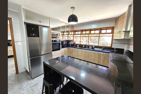 29_photo/94ce5554bb.07fb07773285f6be-ATLAS-e3d1c6a9-a358-4b0b-b7e9-192ae84e765e.jpg de casa de condomínio à venda com 3 quartos, 449m² em Granja Viana, Carapicuíba