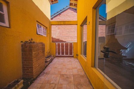 4_photo/94ce55552f.f38e38137a2159e3-ATLAS-2e5f9eb0-d008-4f1e-a53d-1afec0de0f9d.jpg de casa de condomínio à venda com 3 quartos, 260m² em Vila Appia Antica, Carapicuíba