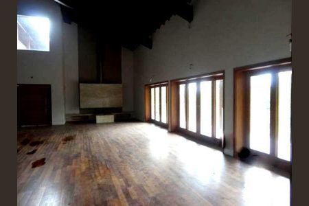 5_photo/94ce5555ab.72c99cad9401b729-ATLAS-4d045eb2-dd97-4f9f-9640-e5a0ad31bc3c.jpg de casa de condomínio à venda com 4 quartos, 800m² em Parque Primavera, Carapicuíba