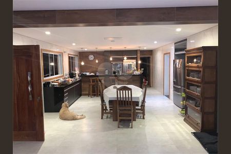 7_photo/94ce5556ad.eb4747a7722cd593-ATLAS-0acbd5f9-91c4-4f40-9727-017b82e8d583.jpg de casa de condomínio à venda com 5 quartos, 760m² em Parque Primavera, Carapicuíba