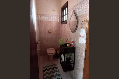 10_photo/94ce55764b.db829c6054abc860-ATLAS-bede6bb2-4e68-465c-ab67-14b2e4aa6a2b.jpg de casa à venda com 3 quartos, 250m² em City Bussocaba, Osasco