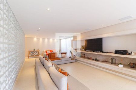 4_photo/94ce558a47.4b1992a7ab35c141-ATLAS-54b232aa-bc69-47dc-892d-235fbbfef6a5.jpg de casa à venda com 4 quartos, 370m² em Adalgisa, Osasco