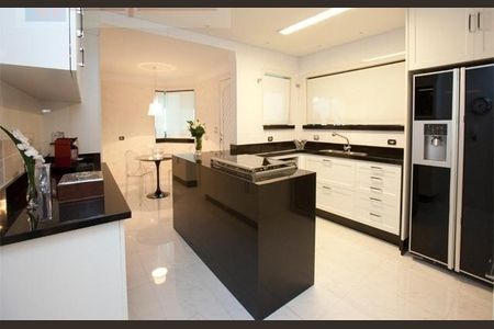 11_photo/94ce558b65.8a3b691a8180766f-ATLAS-7f8e56f4-c8ef-4b36-99d1-26a94e70e9fe.jpg de casa à venda com 3 quartos, 360m² em Adalgisa, Osasco