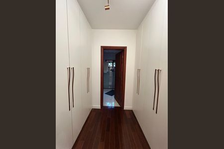 3_photo/94ce558e19.dda3a78fb47de289-ATLAS-2829a1e9-dc9a-4386-be9d-a2d65cb9fcf8.jpg de casa à venda com 5 quartos, 450m² em Adalgisa, Osasco