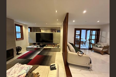 2_photo/94ce558e19.dda3a78fb47de289-ATLAS-e264be94-2731-4ff1-8ad2-bcf689e23d88.jpg de casa à venda com 5 quartos, 450m² em Adalgisa, Osasco