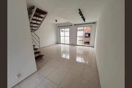 3_photo/94ce55b2ff.adbb37f92a381176-ATLAS-1524a441-e751-4d15-bd89-8d537d8628d9.jpg de casa de condomínio para alugar com 3 quartos, 115m² em Jardim das Esmeraldas, São Paulo