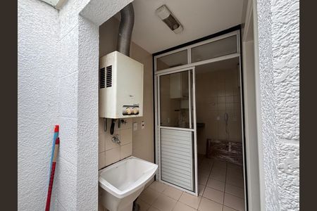 7_photo/94ce55b2ff.adbb37f92a381176-ATLAS-1a9ae082-b67e-4072-b871-5aa304d3a717.jpg de casa de condomínio para alugar com 3 quartos, 115m² em Jardim das Esmeraldas, São Paulo