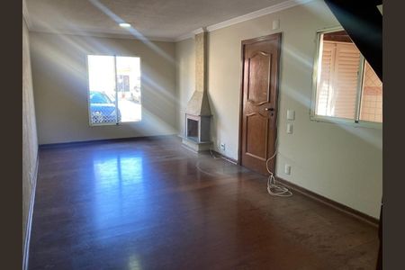 3_photo/94ce55b399.49c40a4e0c1b1036-ATLAS-1819e00b-795d-4009-8bc5-e047ba4e6fef.jpg de casa de condomínio à venda com 3 quartos, 142m² em Jardim Rosa Maria, São Paulo