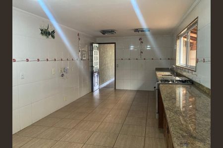 7_photo/94ce55b399.49c40a4e0c1b1036-ATLAS-43e776d3-4eba-41f2-ac9d-9482d036fef6.jpg de casa de condomínio à venda com 3 quartos, 142m² em Jardim Rosa Maria, São Paulo