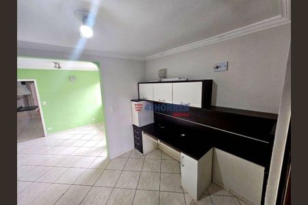 5_photo/94ce55b5b5.7f057c72c49660dd-ATLAS-28581702-c087-4ef5-8800-55c2c8f4e16d.jpg de casa à venda com 3 quartos, 170m² em Jardim Rosa Maria, São Paulo