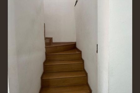 4_photo/94ce55ee79.21b2fa202967d017-ATLAS-27ac2c36-bac9-4aa0-8a39-e4044a9dbba6.jpg de casa à venda com 3 quartos, 200m² em Vila Dalva, São Paulo