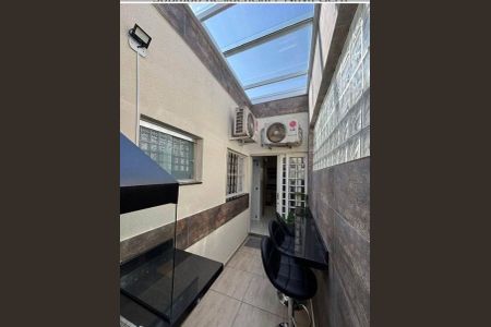 4_photo/94ce55f607.cdd4f02be08f0036-ATLAS-e50eb1e0-e5ff-40c7-a877-05aa3aacae56.jpg de casa à venda com 2 quartos, 100m² em Vila Yara, Osasco