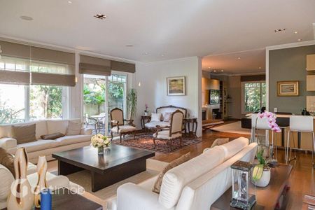 33_photo/94ce582ebb.2c445d7a253e7411-ATLAS-295479e0-cc0d-4b20-828b-4d451aa5a2c9.jpg de casa para alugar com 4 quartos, 707m² em Pacaembu, São Paulo