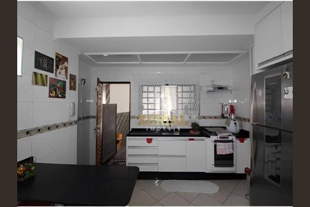 3_photo/94ce5c8c5d.01e58fe0f594459a-ATLAS-8aab7008-9220-49a3-a066-3d3736e4e9c4.jpg de casa à venda com 4 quartos, 90m² em Centro, São Caetano do Sul