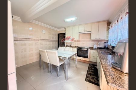 10_photo/94ce5c9435.8f3f2a47dd94676f-ATLAS-5a3935f3-53a9-481d-bed4-7798d28fcaad.jpg de casa à venda com 3 quartos, 270m² em Santo Antônio, São Caetano do Sul