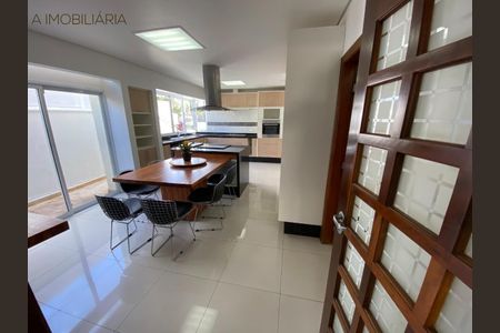 9_photo/94ce5cb35d.6a82b7110c1d5146-ATLAS-11ba2cf4-485d-4ac9-8b4b-51a27fb8482a.jpg de casa para alugar com 3 quartos, 254m² em Jardim Sao Caetano, São Caetano do Sul